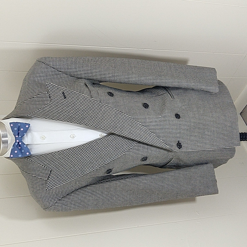 Bespoke Houndstooth DoubleBreasted PeakLapel Lana